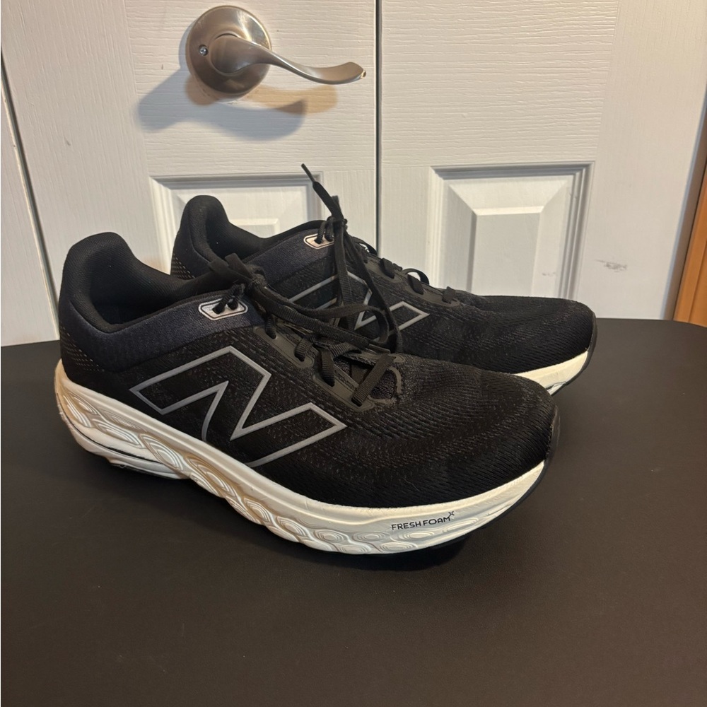 New Balance 860 Running Shoes – Black/White, Fresh Foam Cushioning